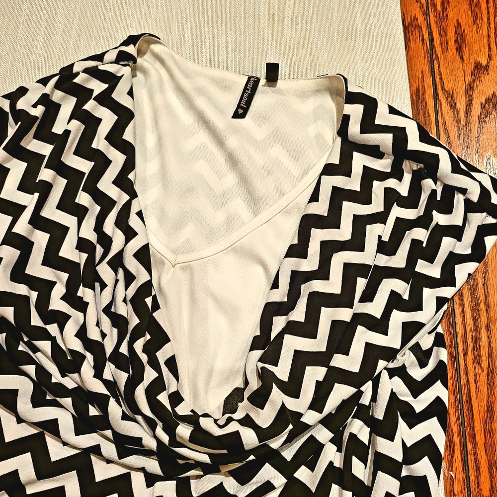 Flattering Summer Top - Picture 4 of 8
